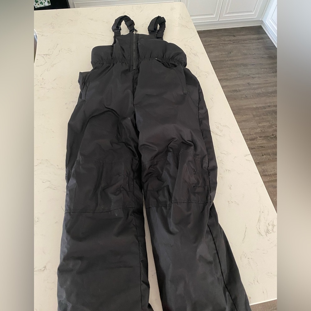 Ski bib. Worn once. Kids size 10/12.
